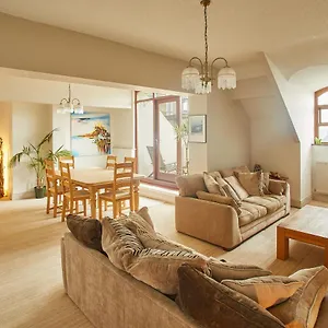 Host & - The Observatory Apartment Saltburn-by-the-Sea